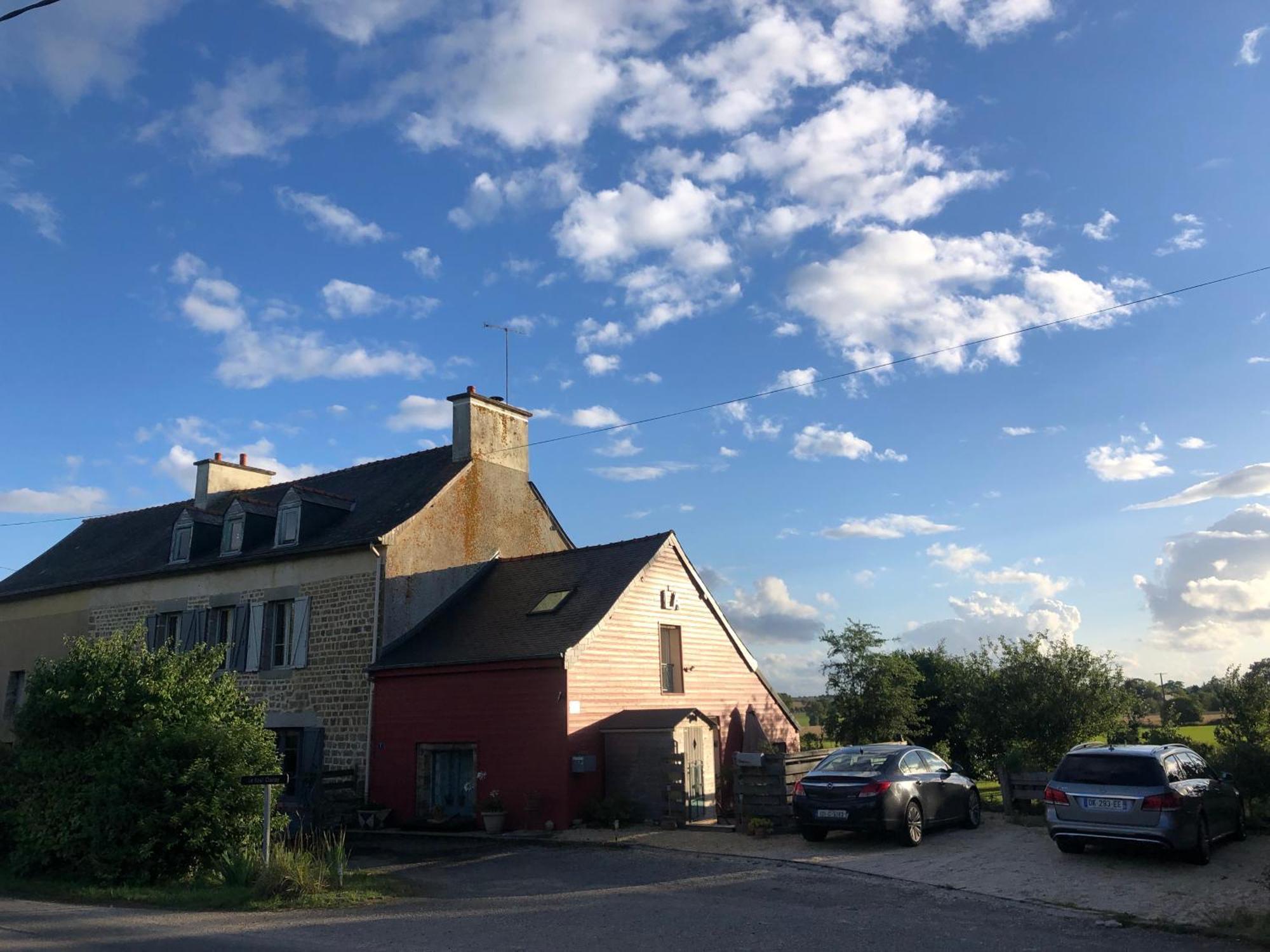 Gite La Maison La Saint-Aubin-d'Aubigne Екстериор снимка